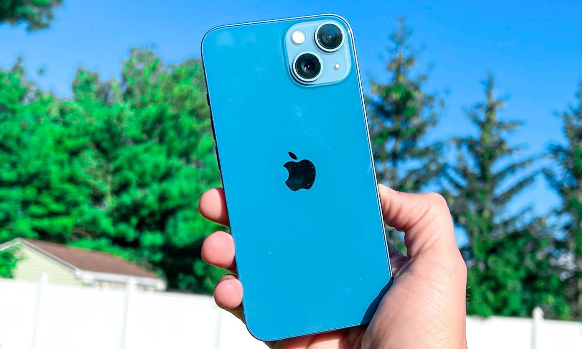 Iphone 13 blue